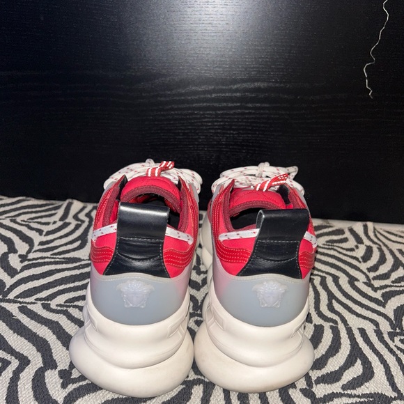 Versace chain reaction size 8 - Picture 3 of 3